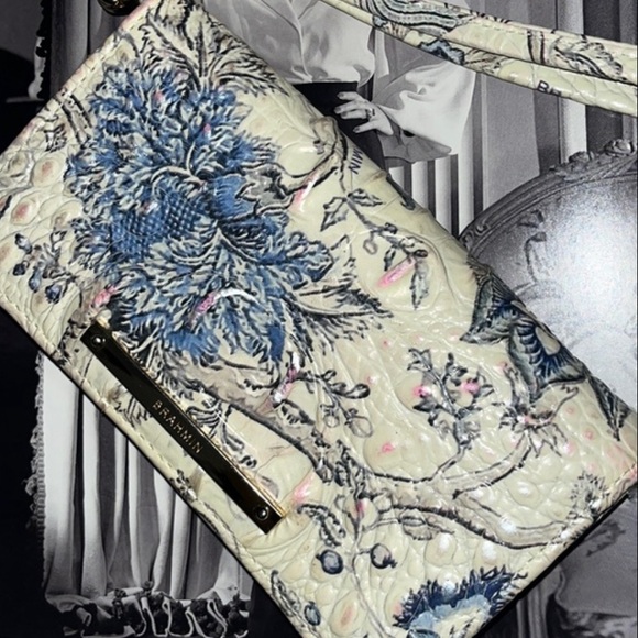 Brahmin Handbags - 👄 🐊• 🤍 Brahmin x On-the-Gooooooo Vibes 🤍• 👄🐊